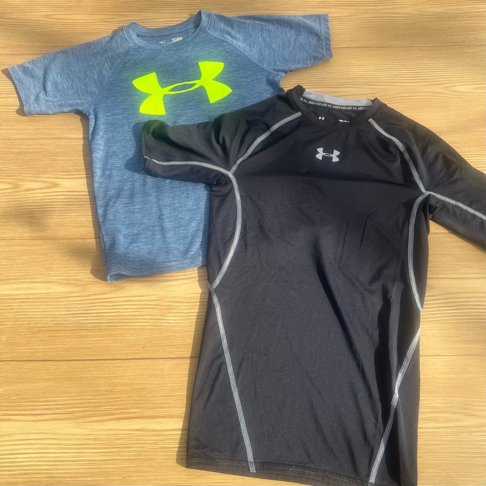 Under Armour Boys Sport Shirts Long & Short Sleeve LOT OF 2 Size Youth Small